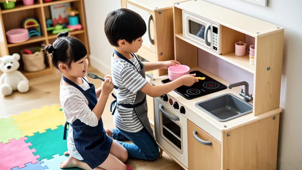 Wan_文生图_场景：一个细节惊人的木质过家家玩具厨房，包含仿真的微波炉、深水槽、带炉灶的灶台和制冰机。环境是明亮、温馨、充满想象力的儿童游戏空间。__动作：孩(1).png